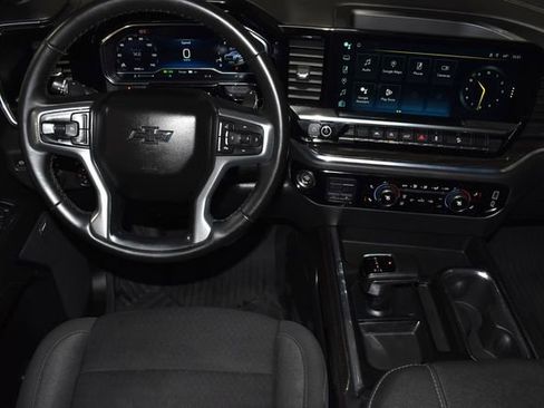 Used 2024 Chevrolet Silverado 1500 LT Trail Boss w/ Convenience Package II image 16