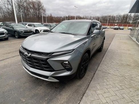 Certified 2024 Chevrolet Blazer LT w/ Convenience Package image 3