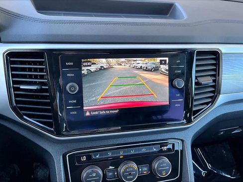 Used 2022 Volkswagen Atlas Cross Sport SE image 26