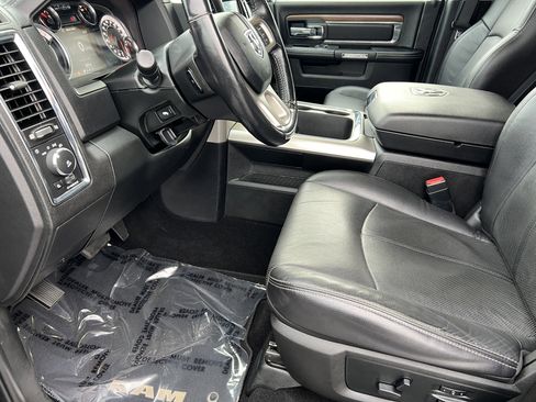 Used 2017 RAM 1500 Laramie image 17