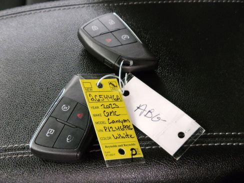 Used 2023 GMC Canyon Elevation w/ Elevation Premium Package image 27