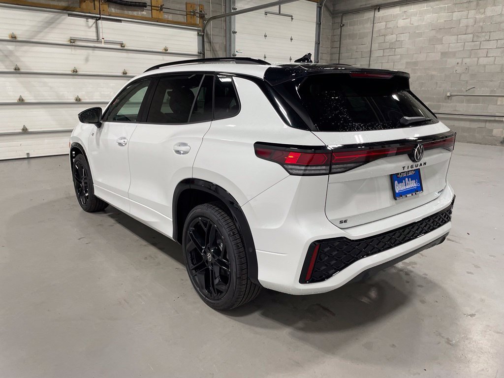 New 2026 Volkswagen Tiguan SE R-Line AWD/4WD image 3