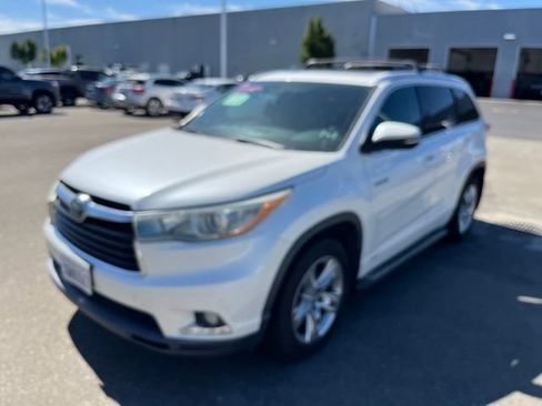 Used 2016 Toyota Highlander Limited Platinum AWD/4WD image 1