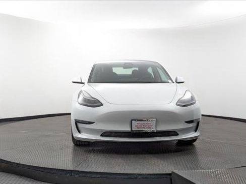 Used 2023 Tesla Model 3 Standard Range image 11