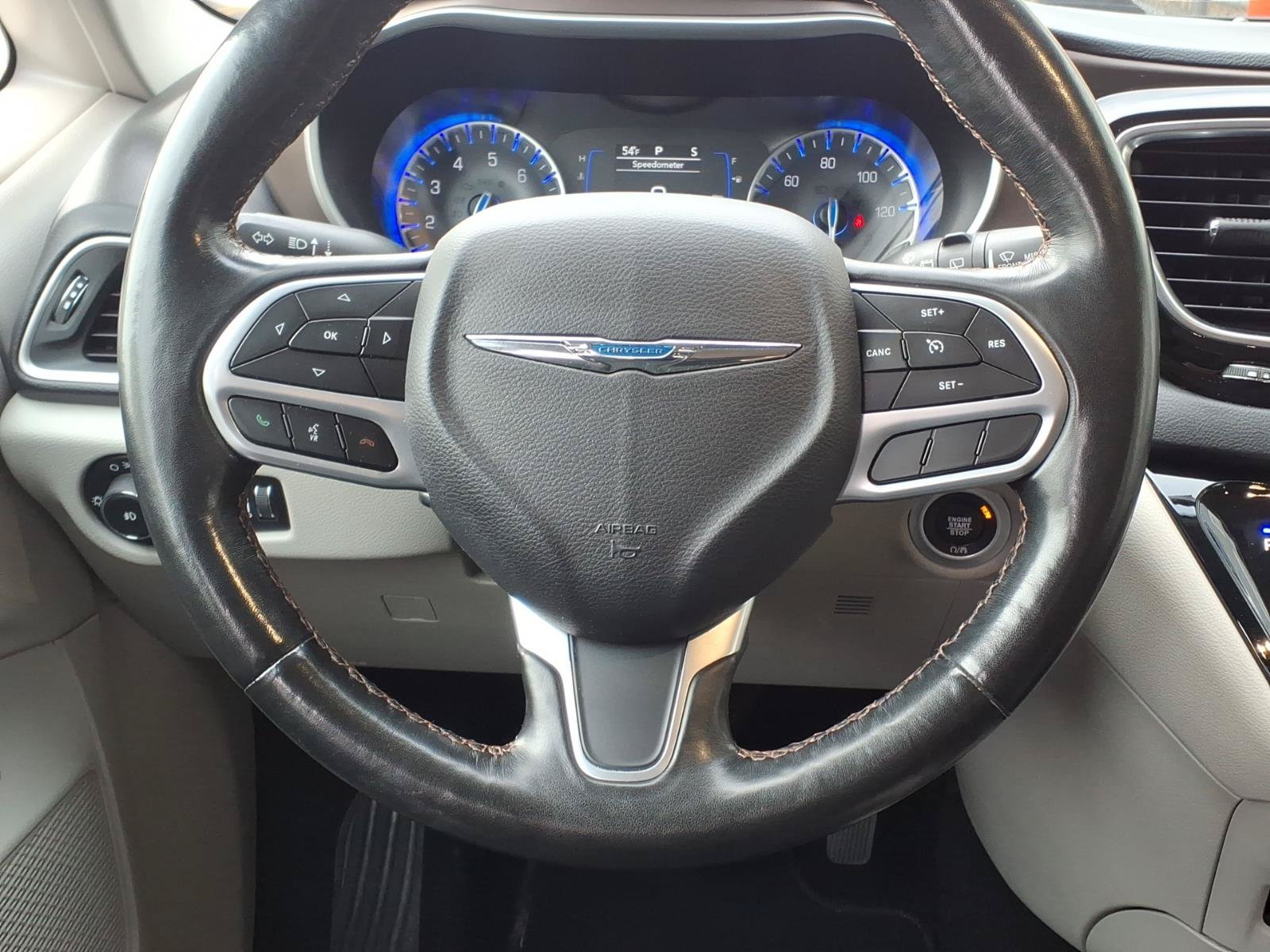 Used 2019 Chrysler Pacifica Touring Plus w/ Cold Weather Group FWD image 13