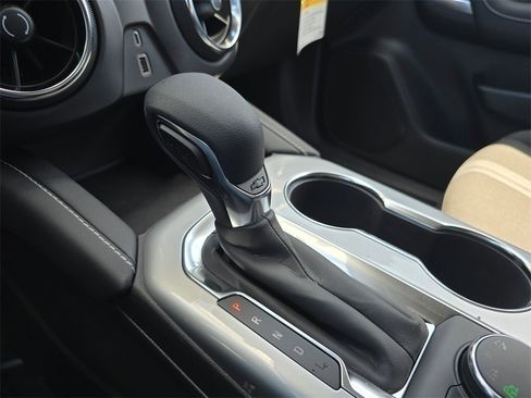 New 2025 Chevrolet Blazer LT w/ Midnight/Sport Edition image 25