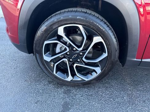 Used 2025 Chevrolet Trax RS image 30