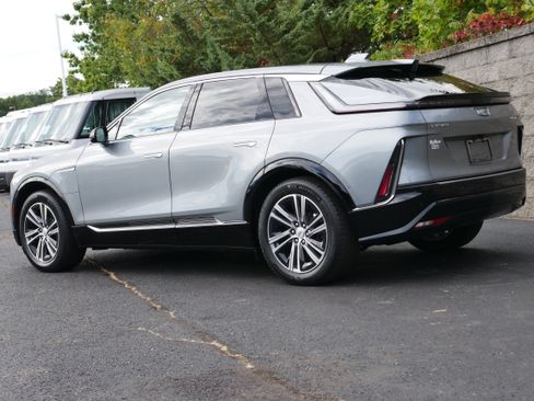 Certified 2024 Cadillac Lyriq Luxury w/ LPO, Floor Liner Package image 4