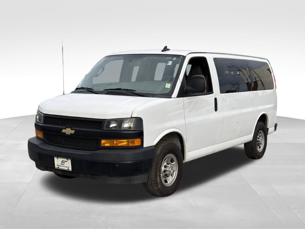 Used 2022 Chevrolet Express 2500 LS RWD image 3
