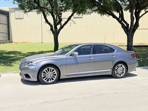 Used 2013 Lexus LS 460 w/ Comfort Pkg RWD image 1
