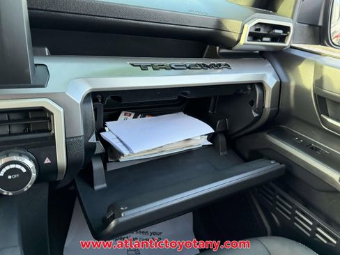 Used 2024 Toyota Tacoma TRD Off-Road image 31