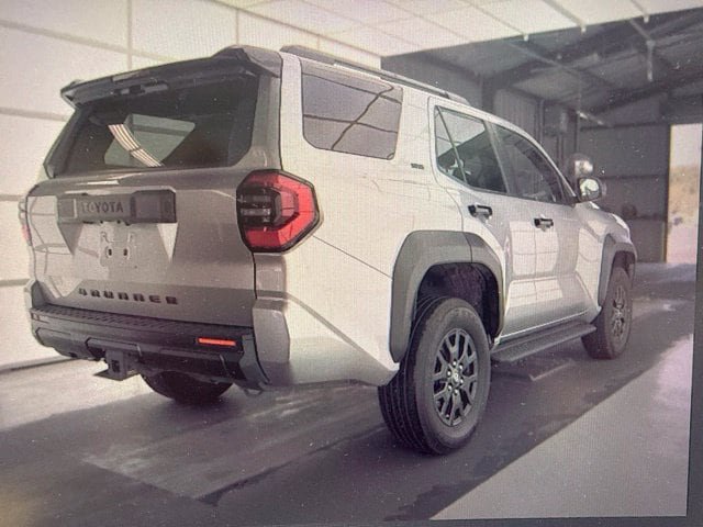 Used 2025 Toyota 4Runner SR5 AWD/4WD image 3