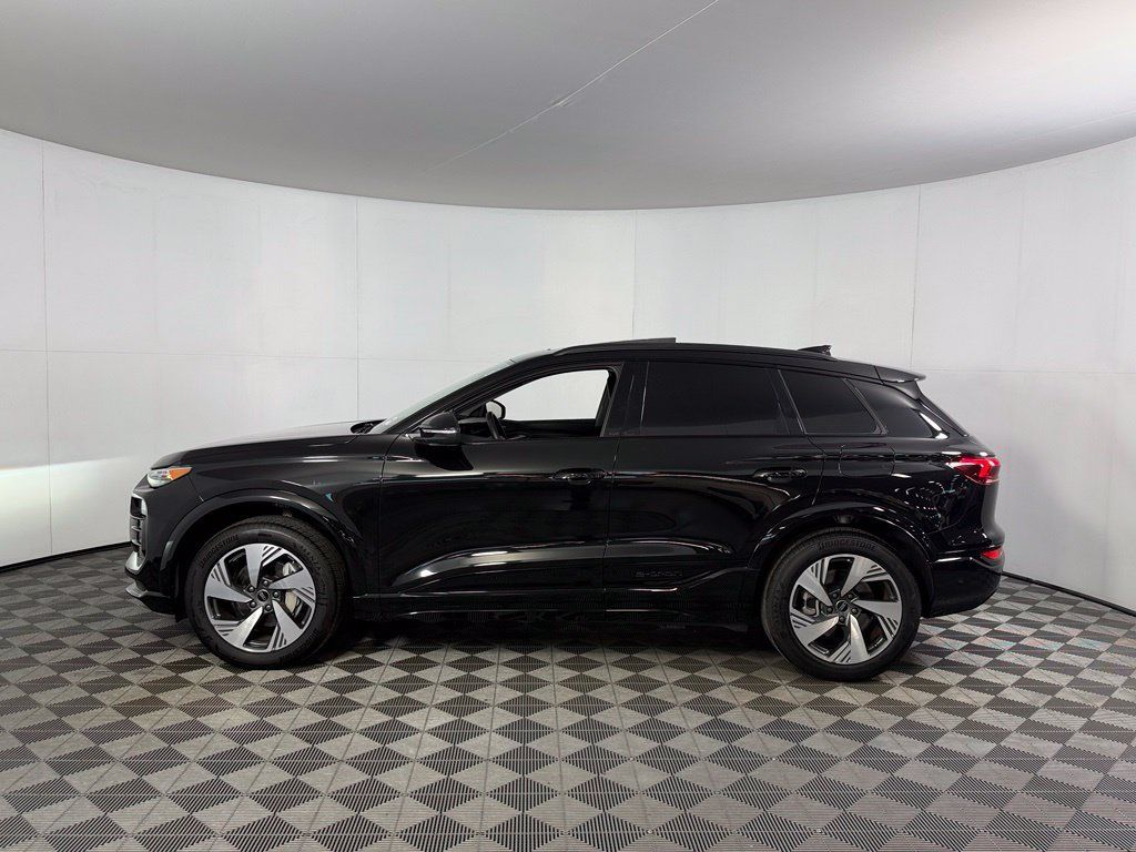 Used 2025 Audi Q6 e-tron Premium Plus w/ Premium Plus AWD/4WD image 11