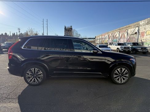 Used 2021 Volvo XC90 T6 Momentum image 8