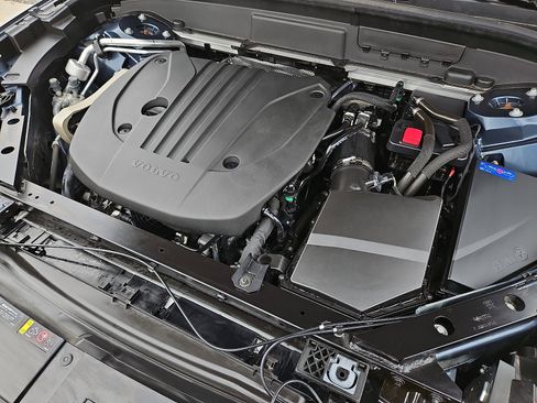Certified 2024 Volvo XC60 B5 Core w/ Climate Package image 28