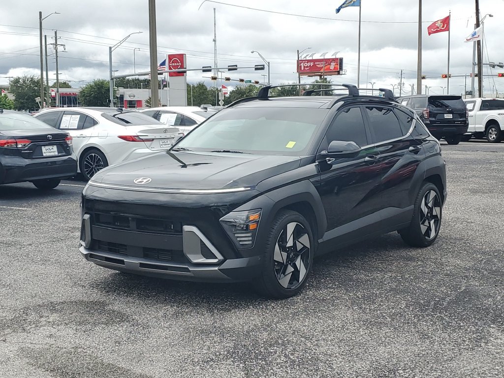 Used 2024 Hyundai Kona Limited FWD image 2