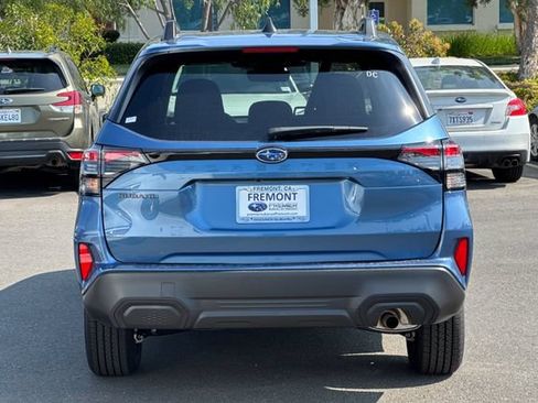 New 2025 Subaru Forester Premium w/ Convenience Package #1 AWD/4WD image 5