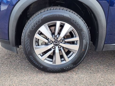 Used 2025 Nissan Pathfinder SL AWD/4WD image 9