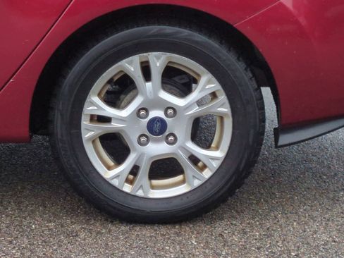 Used 2014 Ford Fiesta SE image 14