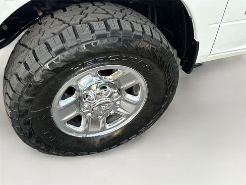 Used 2022 RAM 2500 Tradesman w/ Chrome Appearance Group image 32