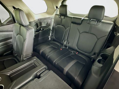 Used 2025 Honda Pilot EX-L image 28