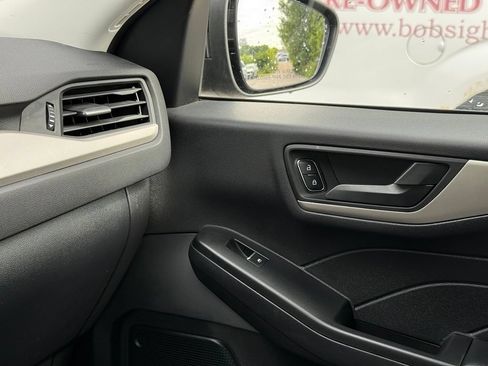 Used 2022 Ford Escape SE AWD/4WD image 40