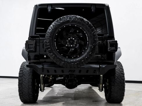 Used 2018 Jeep Wrangler Unlimited Rubicon w/ LED Lighting Group image 7