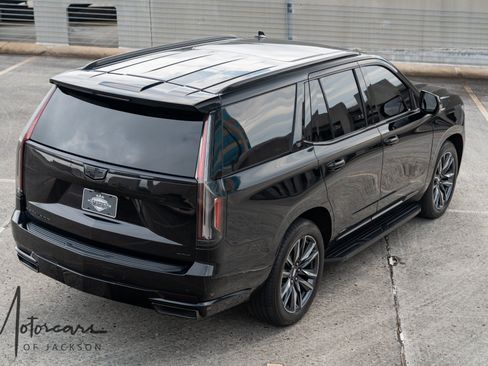 Used 2021 Cadillac Escalade Sport w/ Driver Assist Tech Package AWD/4WD image 35