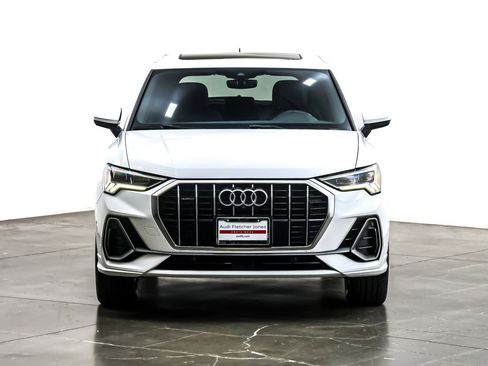 Used 2019 Audi Q3 2.0T Prestige w/ Prestige Package image 3