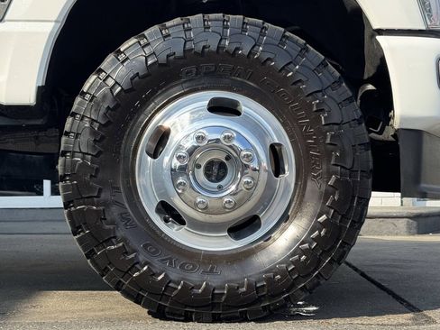 Used 2024 Ford F350 Limited w/ FX4 Off-Road Package AWD/4WD image 9