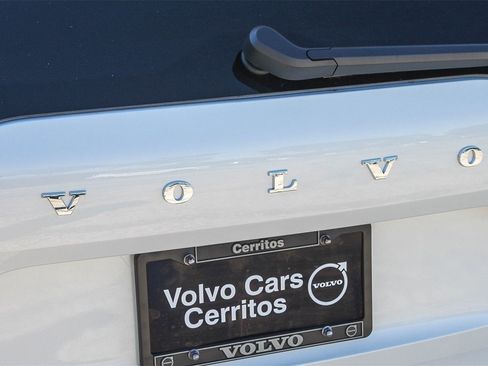 New 2026 Volvo XC60 B5 Plus w/ Climate Package PRO image 10