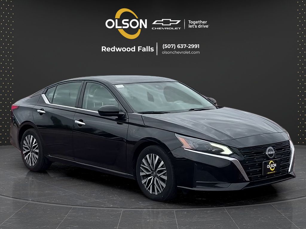 Used 2023 Nissan Altima 2.5 SV FWD image 7