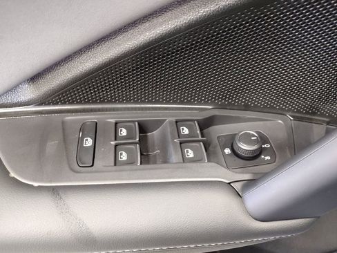 New 2026 Volkswagen Tiguan SE image 21