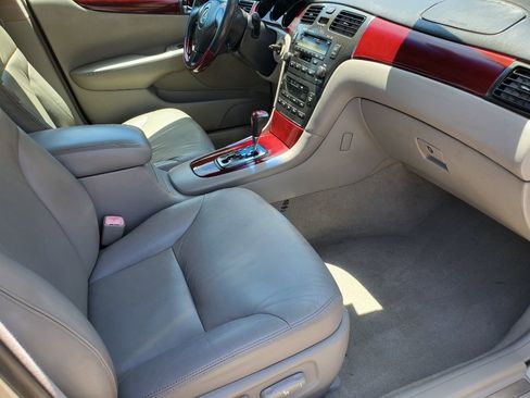 Used 2004 Lexus ES 330 FWD image 38