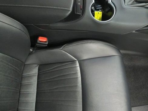 Certified 2021 Toyota Venza XLE image 7