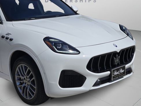Used 2024 Maserati Grecale GT AWD/4WD image 30