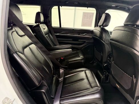 Used 2024 Jeep Grand Cherokee L Limited w/ Luxury Tech Group II image 23