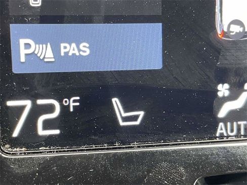 Used 2020 Volvo XC60 T5 R-Design image 25