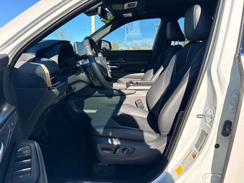 Used 2026 Toyota Grand Highlander AWD Hybrid image 11
