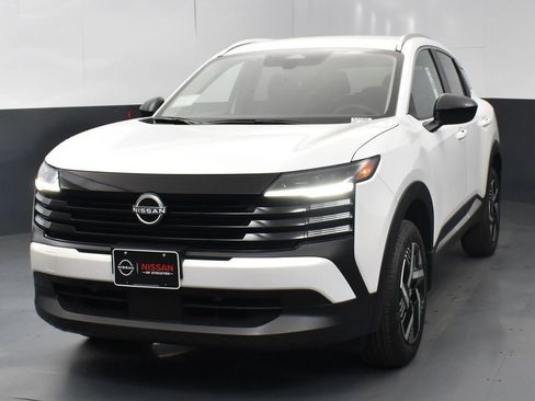 New 2026 Nissan Kicks SV image 3