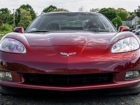 Used 2007 Chevrolet Corvette Coupe w/ Preferred Equipment Group RWD image 17