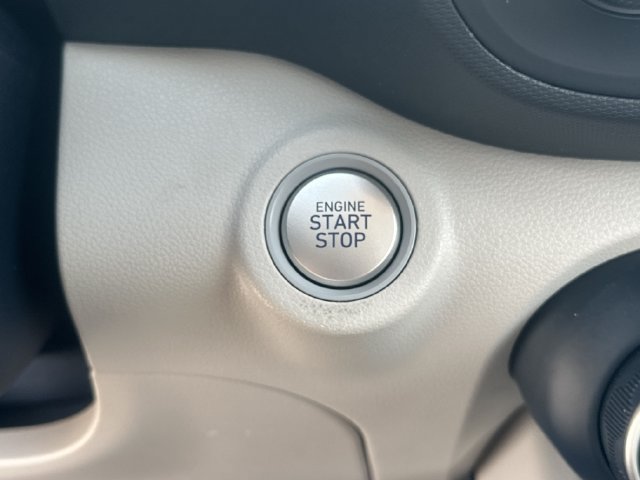Certified 2025 Hyundai Venue Limited FWD image 19