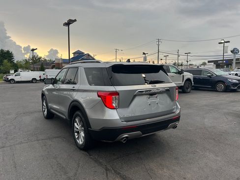 Used 2022 Ford Explorer Limited w/ Equipment Group 301A image 12