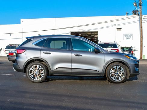 Used 2022 Ford Escape SEL image 3