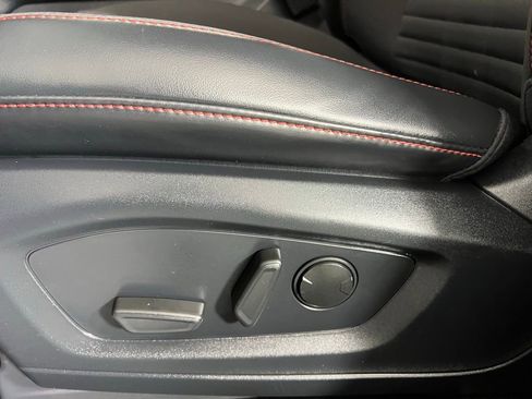 Used 2025 Ford Explorer ST-Line w/ ST-Line Street Pack image 23