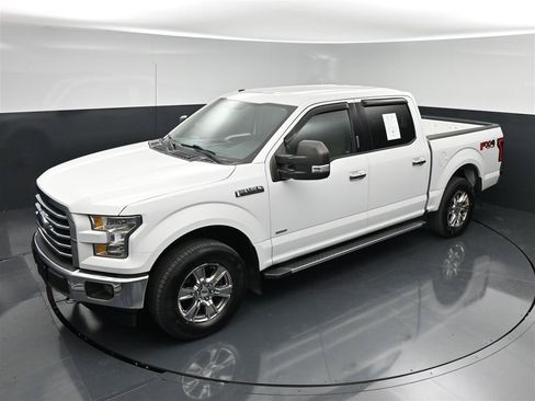 Used 2017 Ford F150 XLT w/ Equipment Group 302A Luxury AWD/4WD image 16