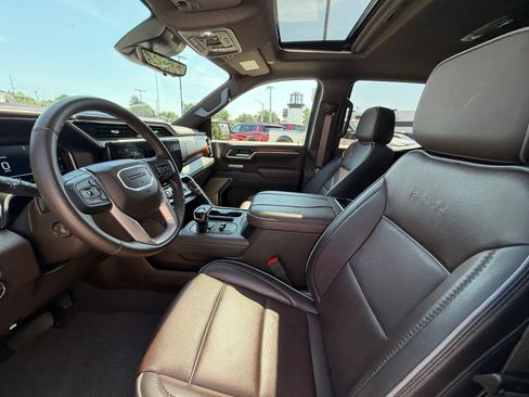 Used 2025 GMC Sierra 1500 Denali w/ Denali Reserve Package AWD/4WD image 4