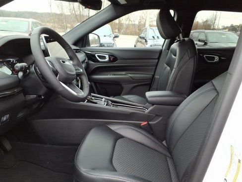 New 2026 Jeep Compass Latitude image 7