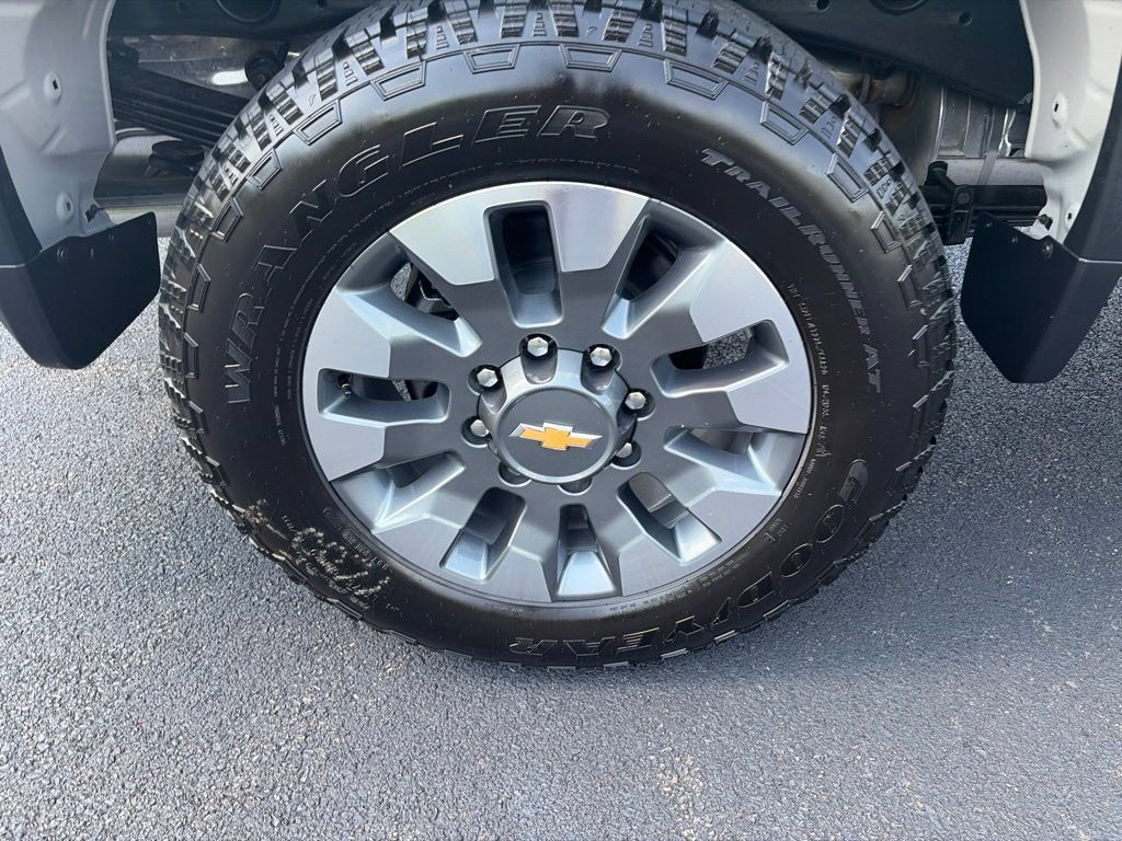 New 2026 Chevrolet Silverado 2500 Custom w/ Custom Value Package AWD/4WD image 11