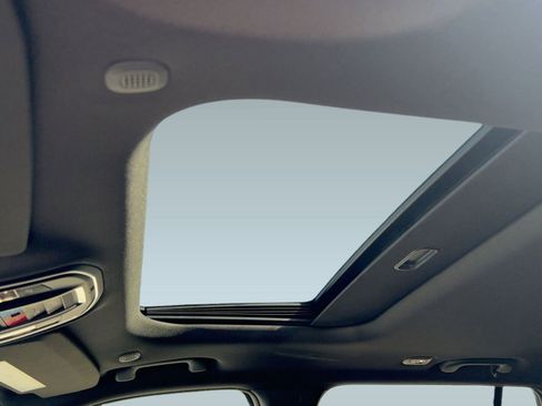 New 2025 Jeep Grand Cherokee Laredo w/ Luxury Tech Group I image 14